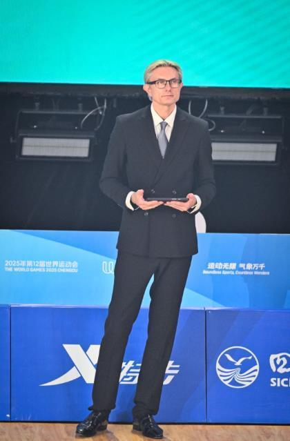 超过, 谢尔盖, 网络后开通