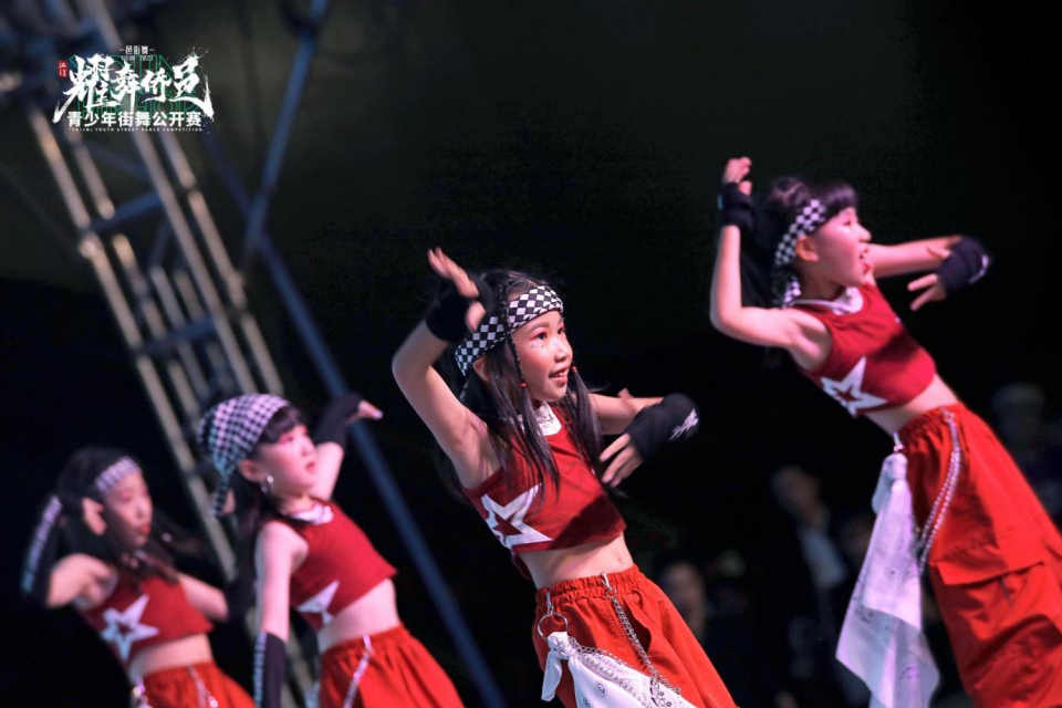 https, om, 品亮相